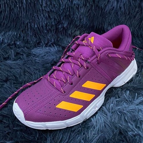 Top 10 giày cầu lông Adidas đáng mua nhất năm 2021