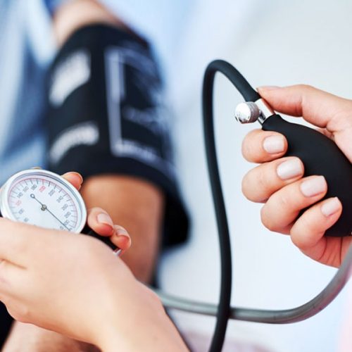 Chỉ số huyết áp thấp là bao nhiêu? Huyết áp thấp có nguy hiểm không?